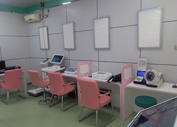 宝鸡市人大代表参观健康小屋 宝鸡市人大代表参观健康小屋